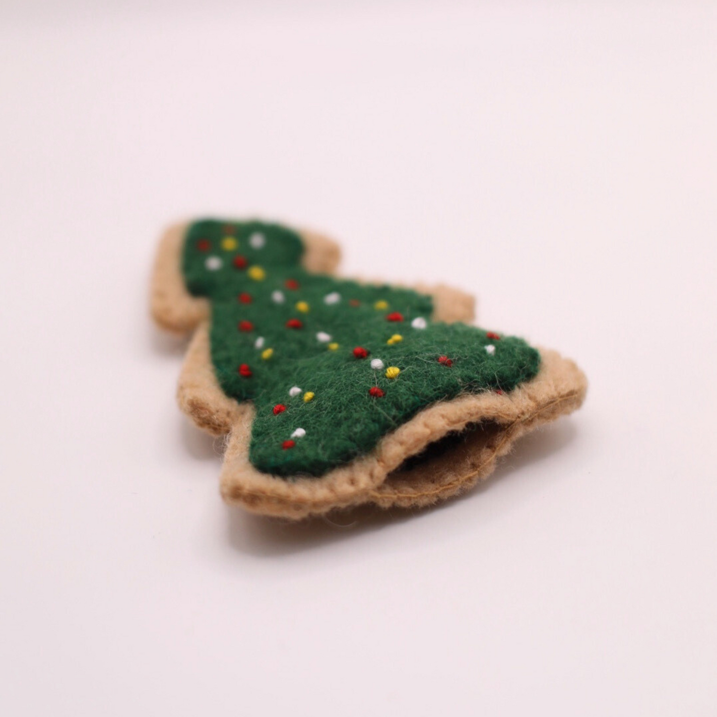 "Cookie", der Weihnachtsbaum mit Katzenminze