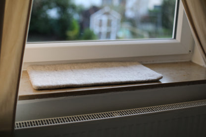 Fensterbank Auflage aus Schafwolle
